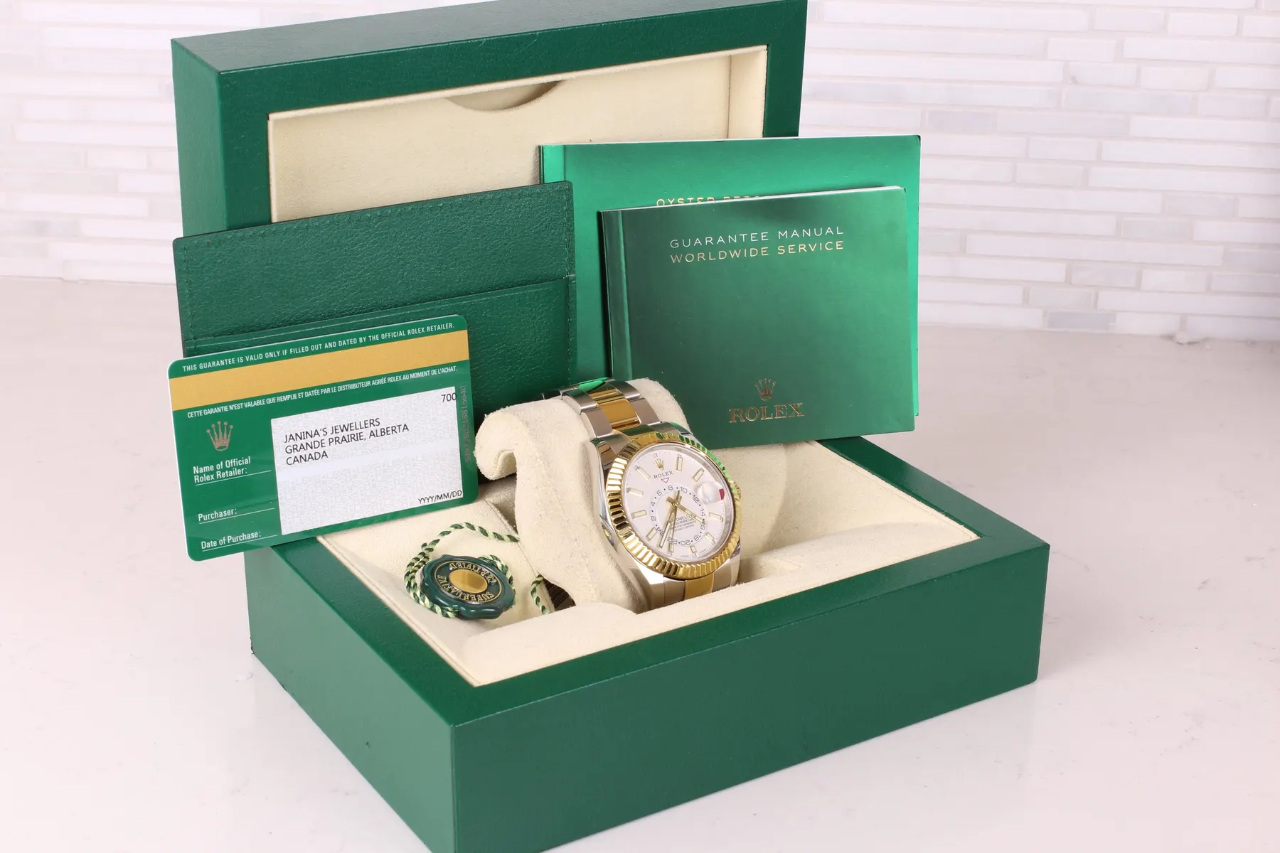 Watch with certificate