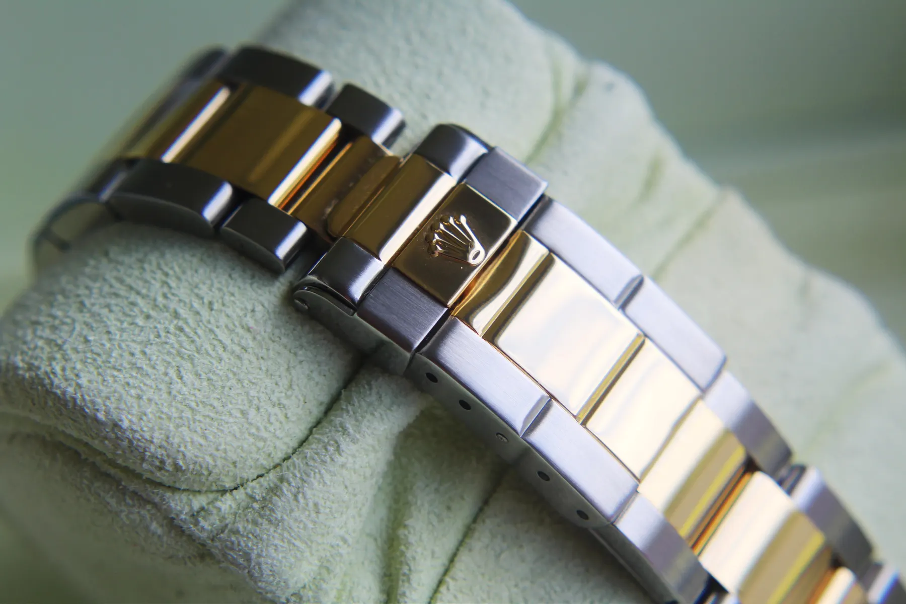 Rolex Yacht-Master 40mm — MOP Two-Tone 2